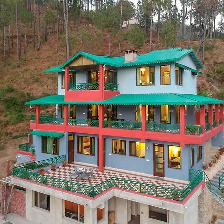 Stayvista At Cecil Cottages Hill View 8Br, 6Br, 4Br, 2Br In Barog With Barbeque カソーリ エクステリア 写真