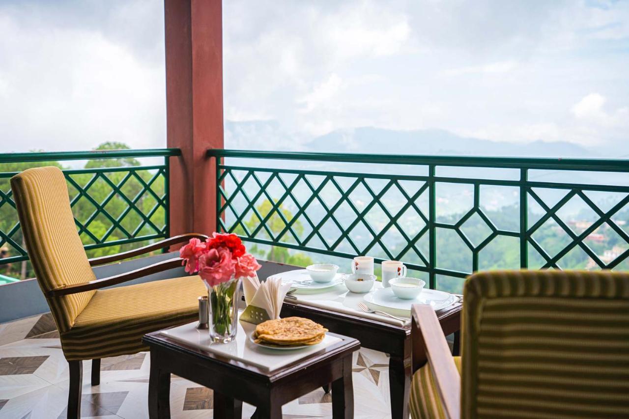 Stayvista At Cecil Cottages With Barbeque, Hill View カソーリ エクステリア 写真