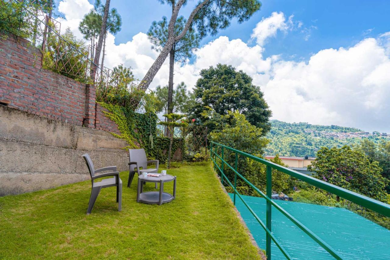 Stayvista At Cecil Cottages With Barbeque, Hill View カソーリ エクステリア 写真