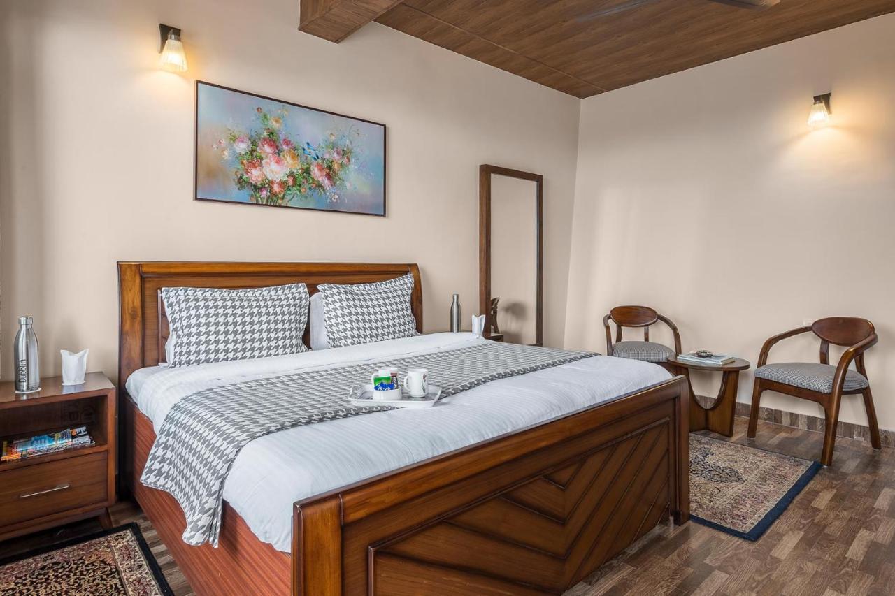 Stayvista At Cecil Cottages Hill View 8Br, 6Br, 4Br, 2Br In Barog With Barbeque カソーリ エクステリア 写真