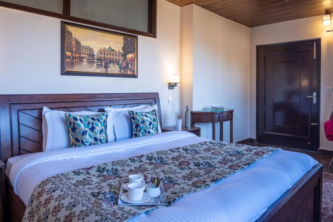 Stayvista At Cecil Cottages Hill View 8Br, 6Br, 4Br, 2Br In Barog With Barbeque カソーリ エクステリア 写真