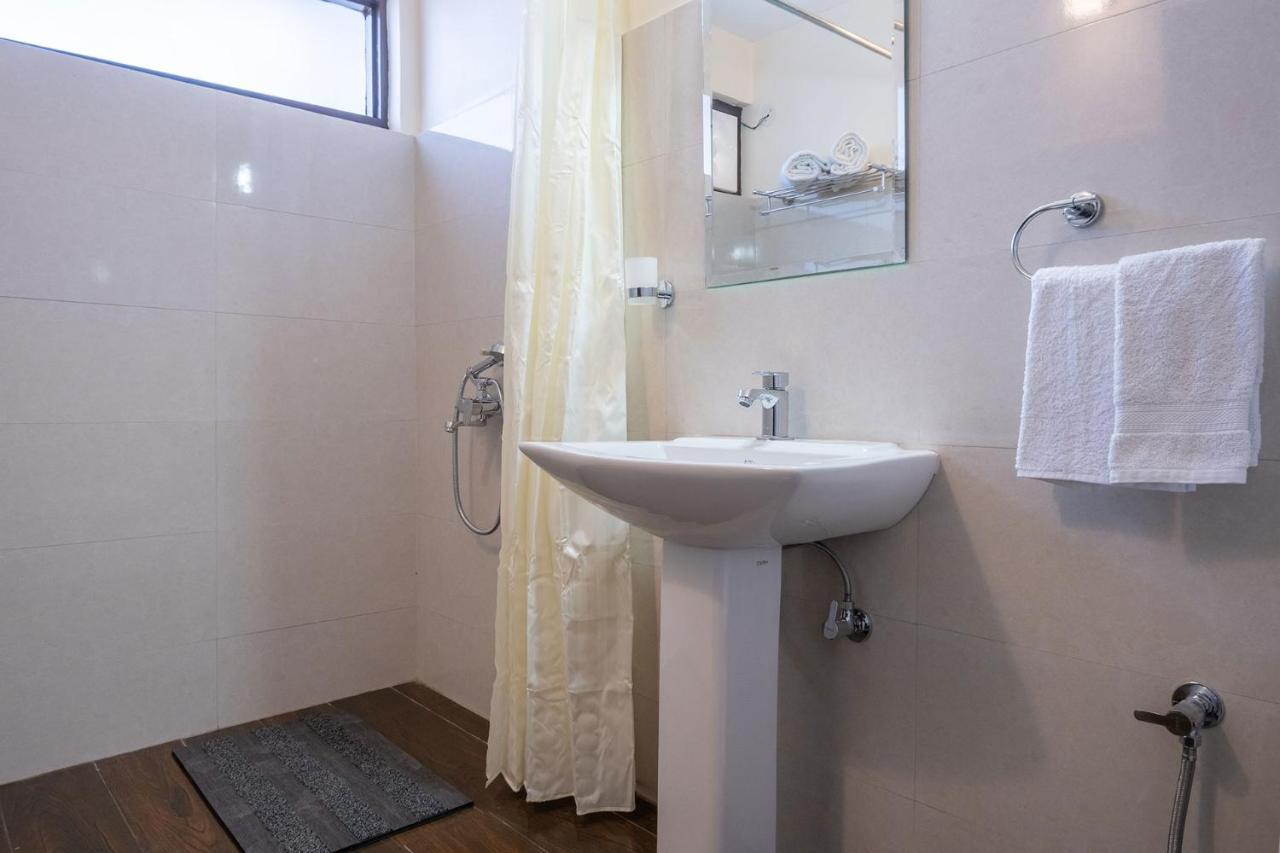Stayvista At Cecil Cottages Hill View 8Br, 6Br, 4Br, 2Br In Barog With Barbeque カソーリ エクステリア 写真